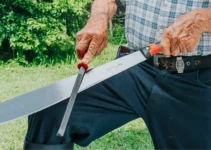 Limpieza y cuidado del machete para un uso agrícola efectivo
