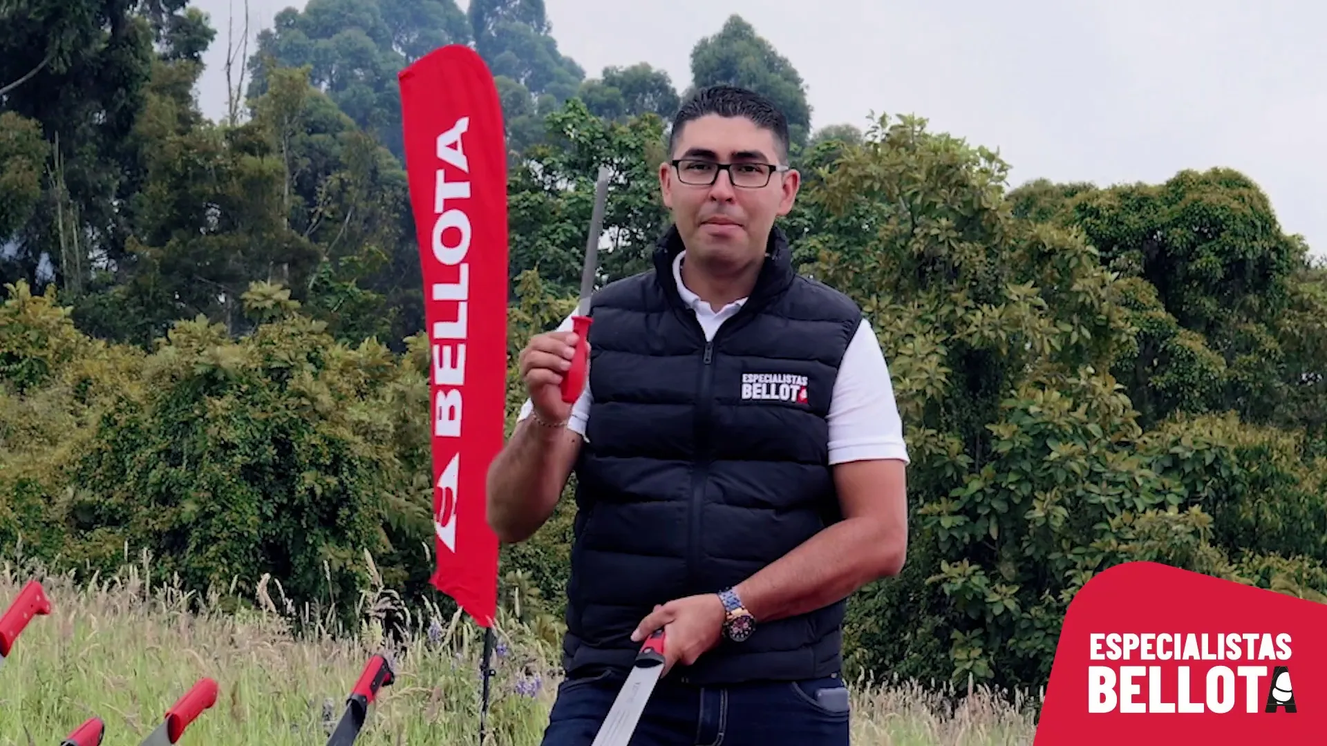 Redescubriendo el Machete Innovacion en Herramientas de Campo